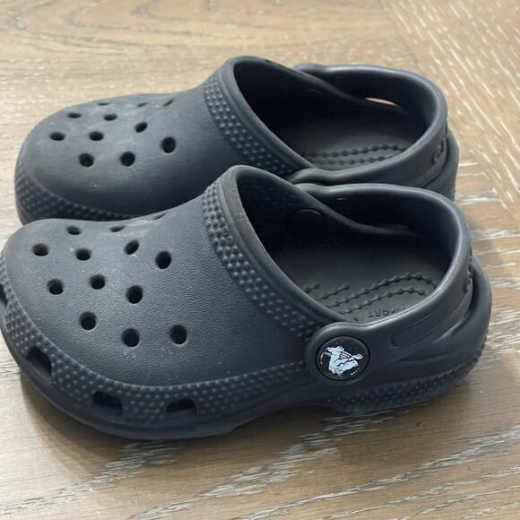 Crocs Classic Clog Child Size 5 Black Waterproof Slip On Logo Summer Sandal - Picture 2 of 6